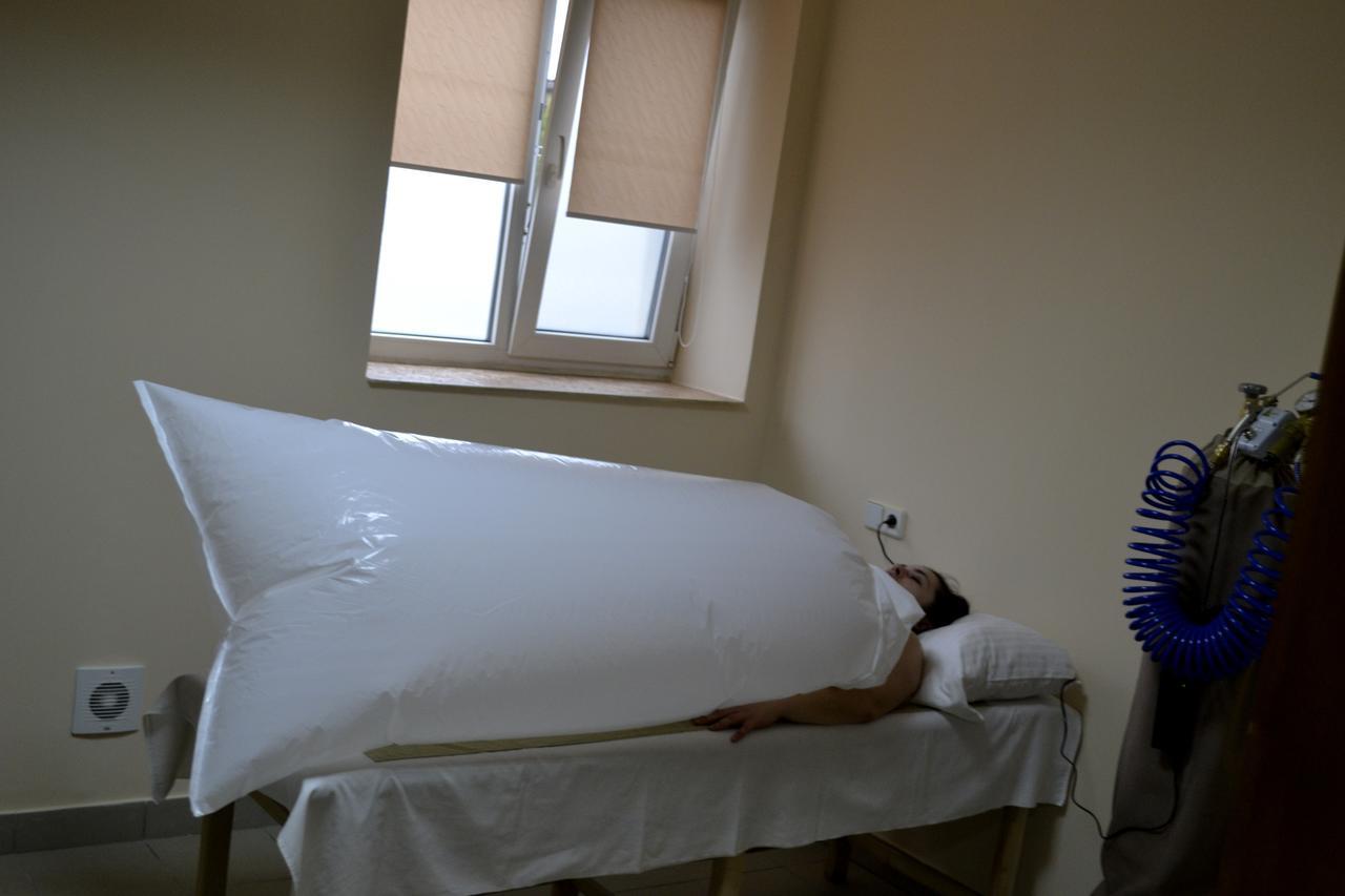 Trembita Hotel Huszt Kültér fotó